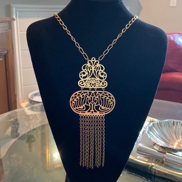 Trifari Jewelry - Designers Dream, Vintage Trifari Love Birds with chain fringe, gold tone.